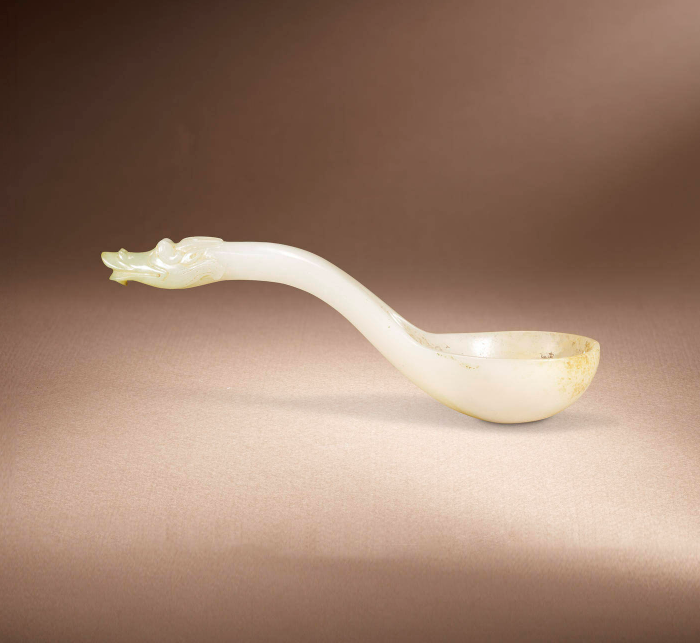 从西汉到东汉，这把白玉龙首勺凭什么惊艳至今？